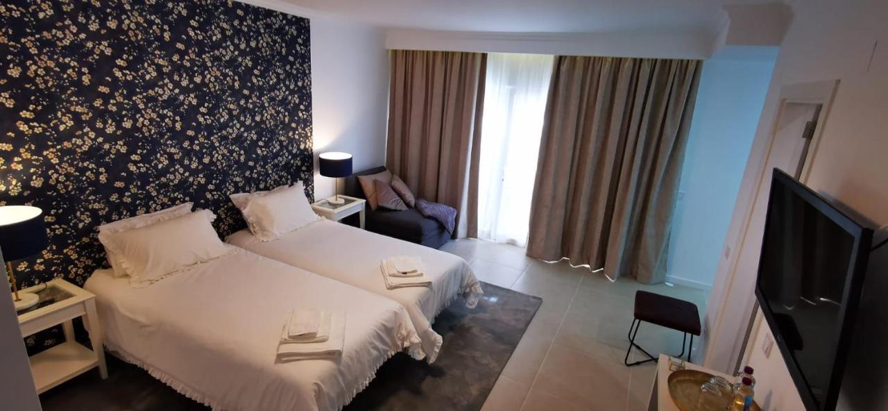 Quarto Duplo Com Kitchenette, Wc E Patio Privativo Appartement Corroios Buitenkant foto