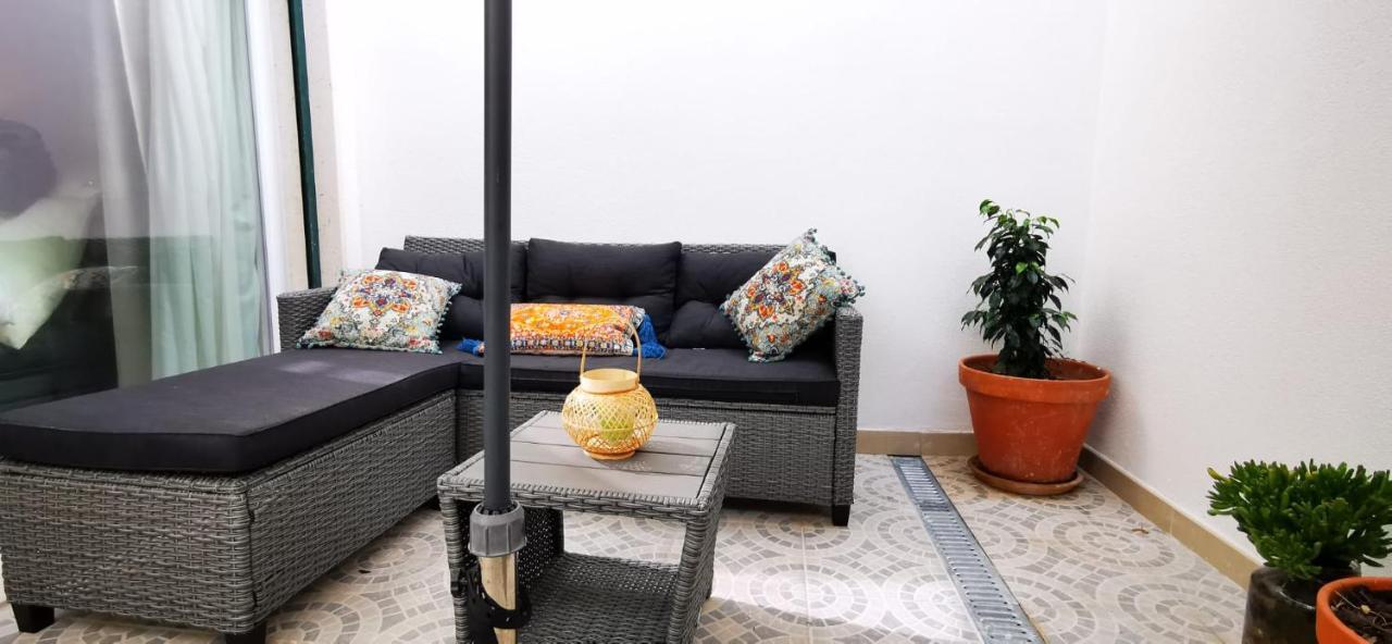 Quarto Duplo Com Kitchenette, Wc E Patio Privativo Appartement Corroios Buitenkant foto