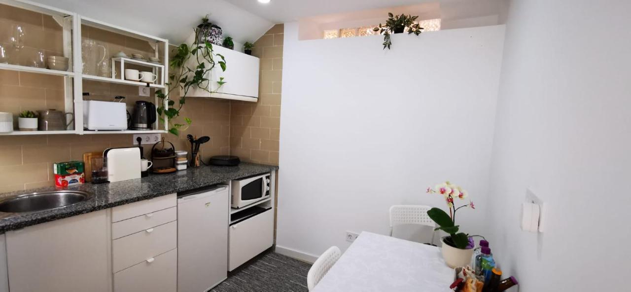Quarto Duplo Com Kitchenette, Wc E Patio Privativo Appartement Corroios Buitenkant foto