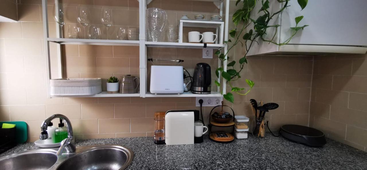 Quarto Duplo Com Kitchenette, Wc E Patio Privativo Appartement Corroios Buitenkant foto