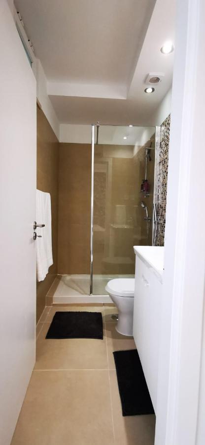 Quarto Duplo Com Kitchenette, Wc E Patio Privativo Appartement Corroios Buitenkant foto
